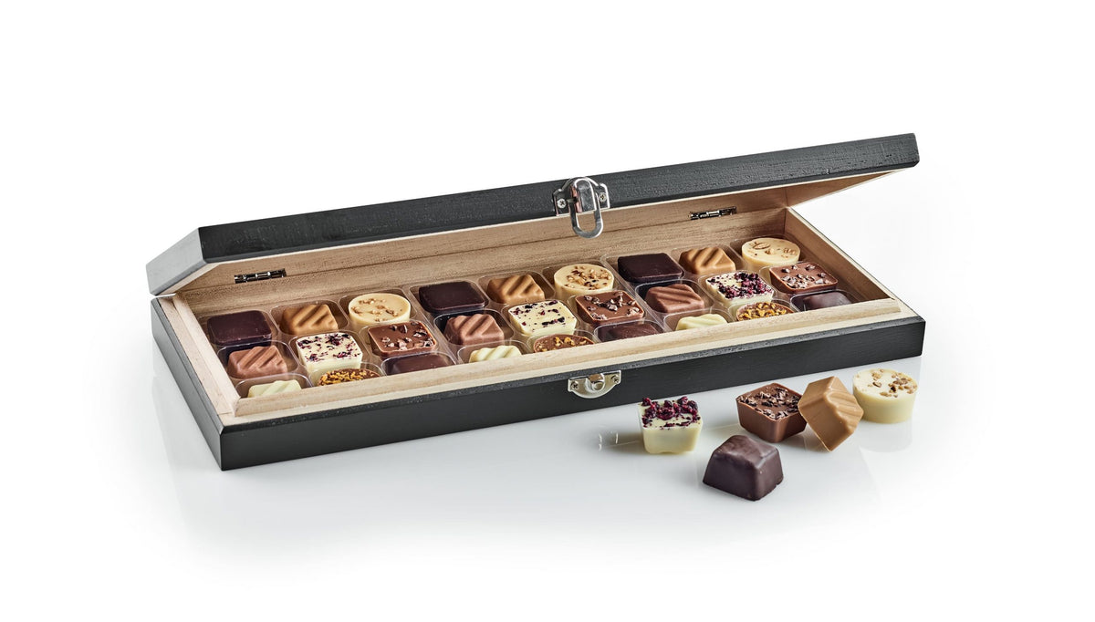 Sort flade Trææske, 27 stk. Dansk luksus chokolade , 270 g.