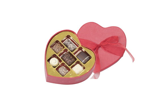 Rød Hjerte Hatteæske høj, 14 stk Luksus chokolade, 180 g.